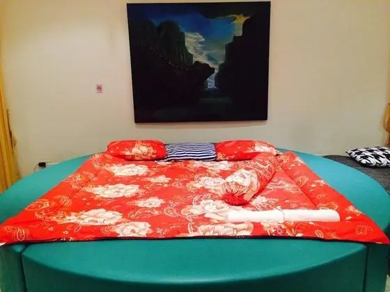 Ev