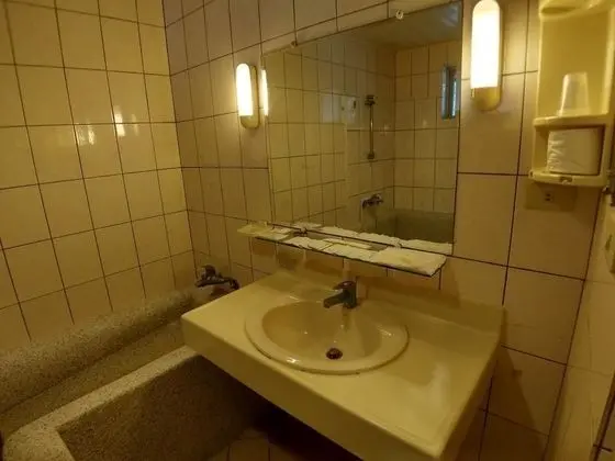 Standard Dağ Evi, 1 Büyük (Queen) Boy Yatak, Sigara İçilmez
