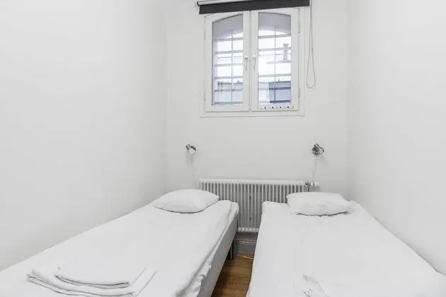 İki Ayrı Yataklı Oda (Hotel Prison Cell)