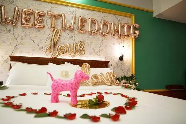 Deluxe Tek Büyük Yataklı Oda