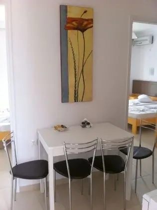 Odada yemek servisi