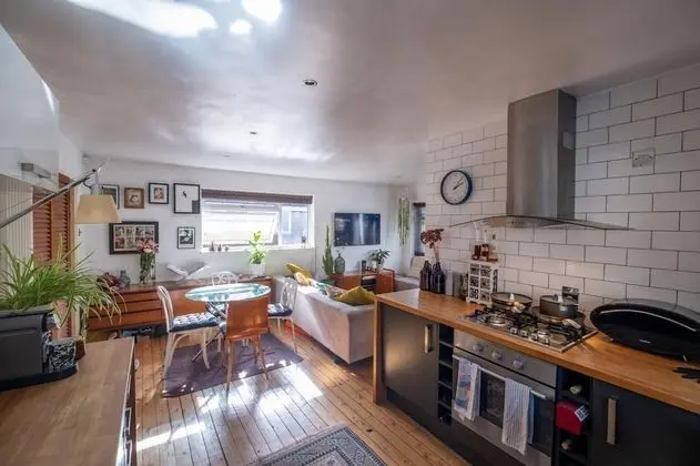 Ev (2 Bedrooms)