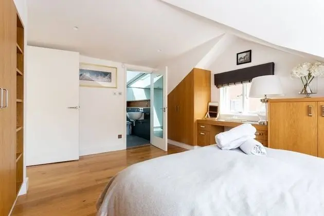 Villa (5 Bedrooms)