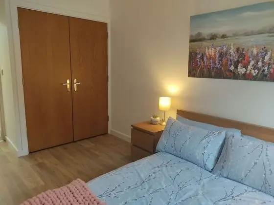Apart Daire, 1 Büyük (Queen) Boy Yatak ve Çekyat