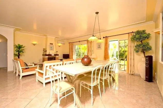 Villa, 4 Yatak Odası, Balkon