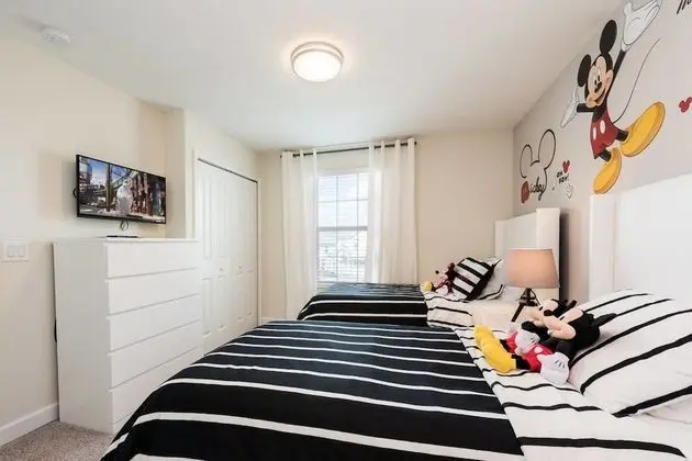 Ev