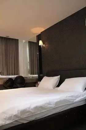 Elite Tek Büyük Yataklı Oda