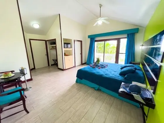 Standard Room, 1 King Bed
