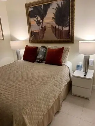 Standard Oda, 1 Büyük (Queen) Boy Yatak, Sigara İçilmez, Havuz Manzaralı (Poolside Queen Room 3)