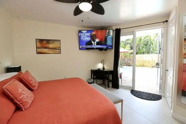 Standard Oda, 1 En Büyük (King) Boy Yatak, Sigara İçilmez, Havuz Manzaralı (Poolside King Room 1)