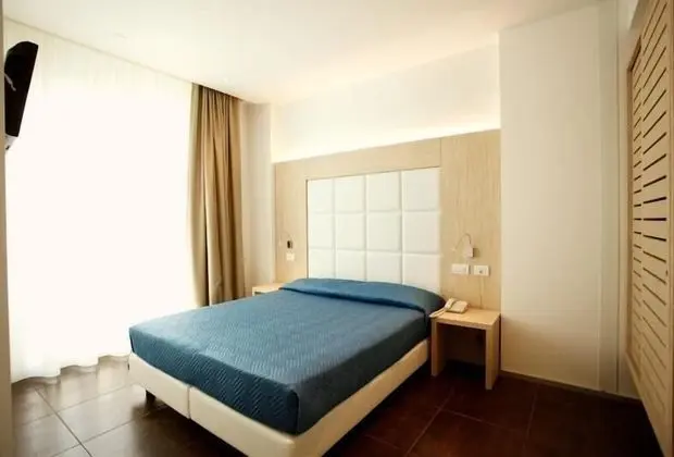 Tek Büyük veya İki Ayrı Yataklı Oda, Balkon