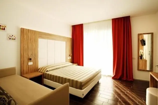 Üç Kişilik Oda, Balkon