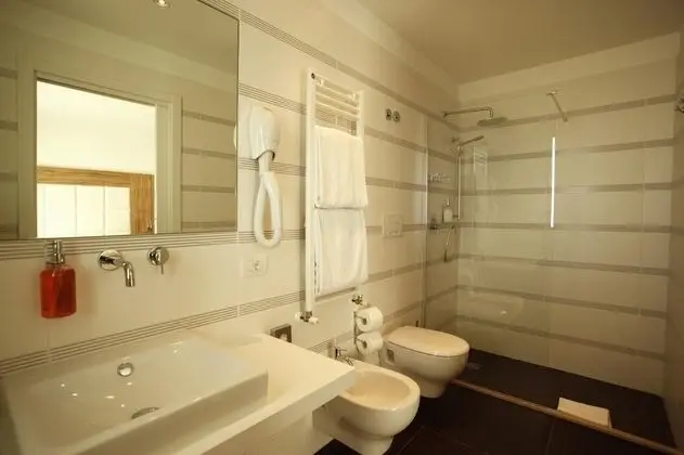 Üç Kişilik Oda, Balkon
