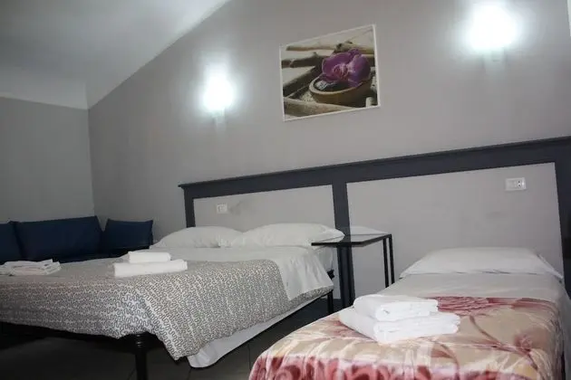 Basic Üç Kişilik Oda, Sigara İçilmez