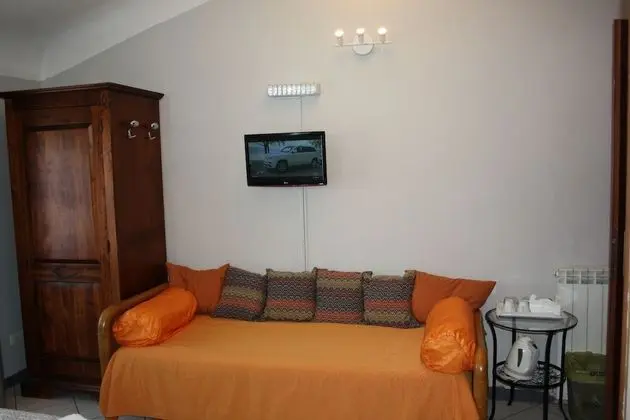 Basic Üç Kişilik Oda, Sigara İçilmez