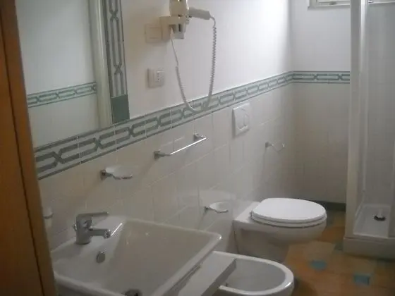 Üç Kişilik Oda