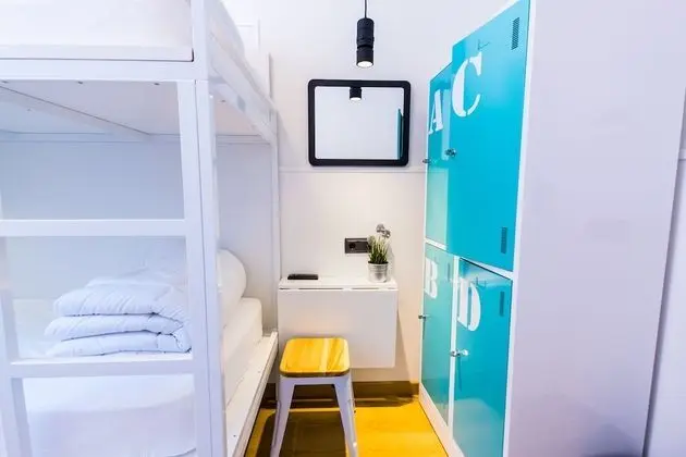 Ortak Ranzalı Oda, Karma Ranzalı Oda, Ortak Banyo (Individual Bed )