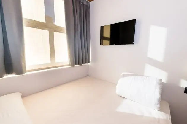 Tek Büyük Yataklı Oda, Ortak Banyo