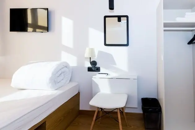 Tek Büyük Yataklı Oda, Ortak Banyo