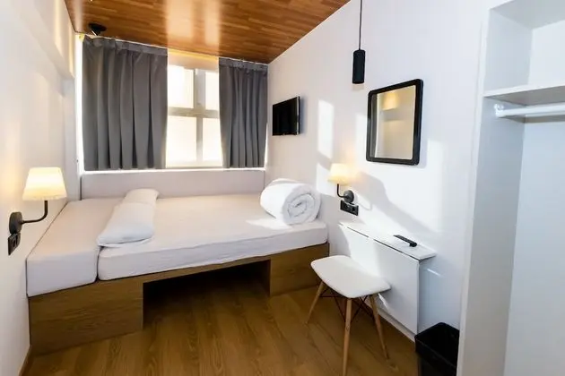 Tek Büyük Yataklı Oda, Ortak Banyo