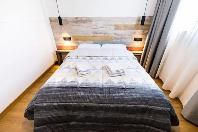 Tek Büyük Yataklı Oda, Ortak Banyo