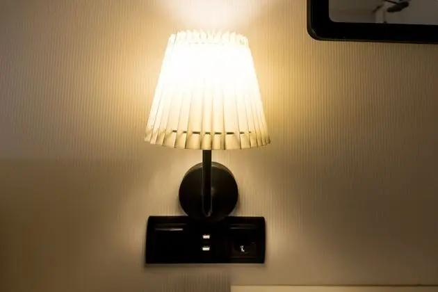 Tek Büyük Yataklı Oda, Ortak Banyo