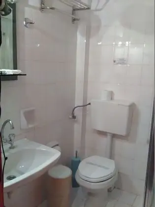 Üç Kişilik Oda