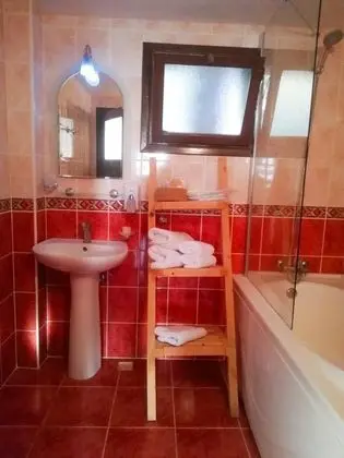 Deluxe Üç Kişilik Oda , Deniz Manzaralı, Bahçe Katı