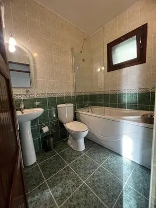 Deluxe Üç Kişilik Oda , Deniz ve Havuz Manzaralı, Balkonlu