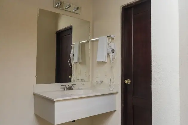 Standard Tek Kişilik Oda, 1 Yatak Odası, Havuz Manzaralı