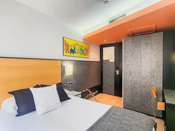 Standard Tek Büyük Yataklı Oda