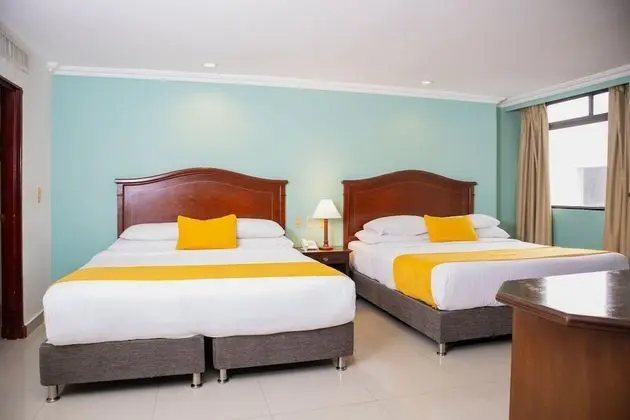Junior Süit, Sigara İçilmez (2 King Beds, Family Room)