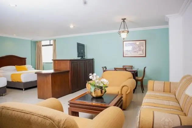 Junior Süit, Sigara İçilmez (2 King Beds, Family Room)