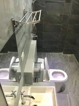 City Tek Büyük Yataklı Oda