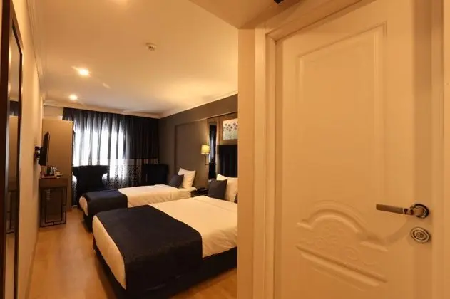 Üç Kişilik Oda, Şehir Manzaralı