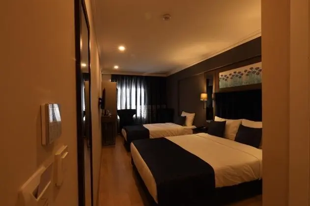 Üç Kişilik Oda, Şehir Manzaralı