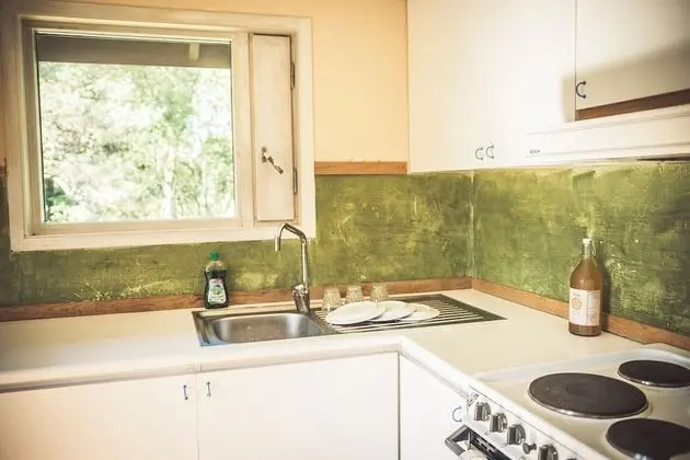 İki Ayrı Yataklı Oda, Ortak Banyo