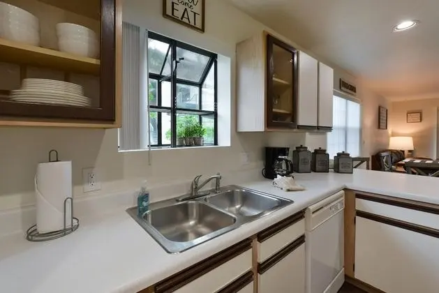 Daire (Farm Charm Condo - New everything!! -)