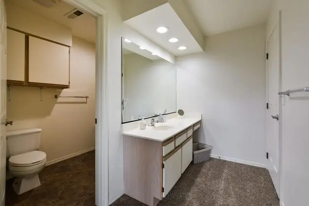 Daire (Farm Charm Condo - New everything!! -)