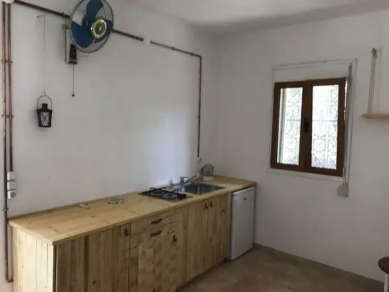 Traditional Ev, Dağ Manzaralı