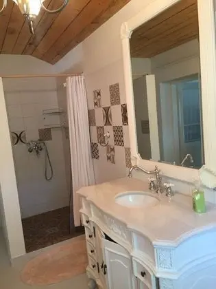 Apartment 4