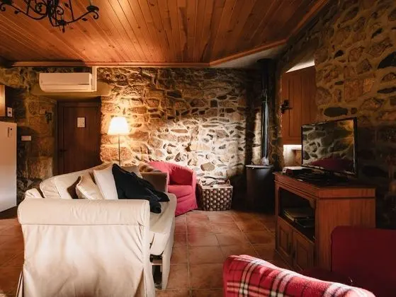 Kır Evi, 2 Yatak Odası, Küçük Mutfak