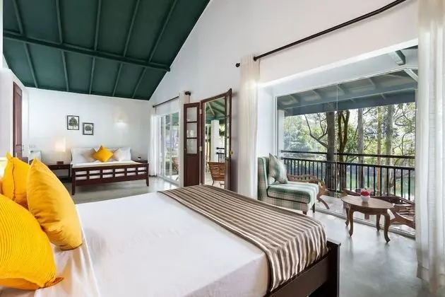 Two-Bedroom Bungalow with Lake View
