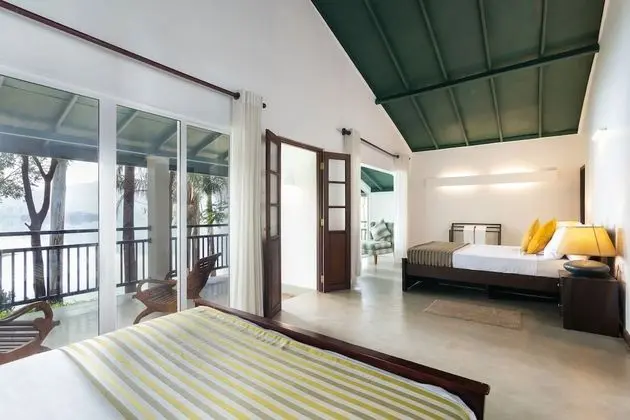 Two-Bedroom Bungalow with Lake View