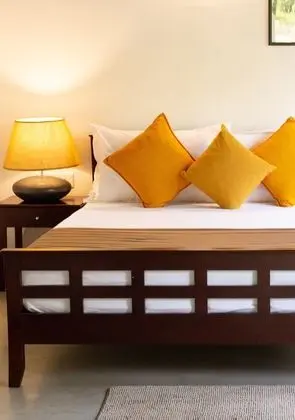 Two-Bedroom Bungalow with Lake View