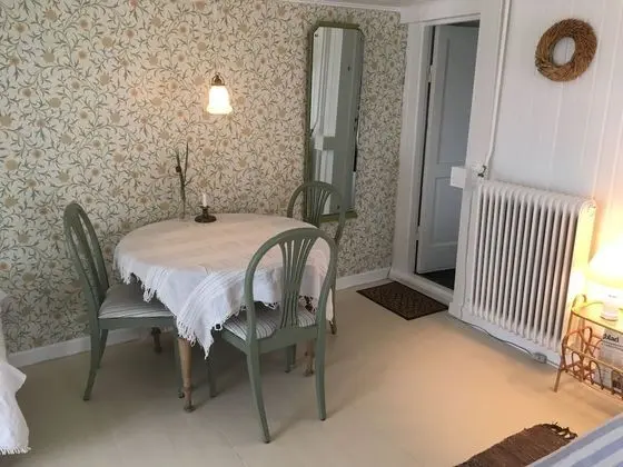 Dört Kişilik Oda, Ortak Banyo, Havuz Kenarı (Værelse 1)