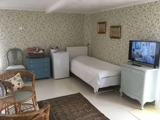 Dört Kişilik Oda, Ortak Banyo, Havuz Kenarı (Værelse 1)