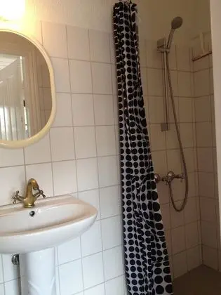 Dört Kişilik Oda, Ortak Banyo, Havuz Kenarı (Værelse 1)