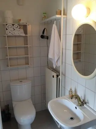 İki Ayrı Yataklı Oda, Ortak Banyo (Værelse 3)