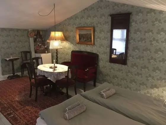 Üç Kişilik Oda, Ortak Banyo (Værelse 2)